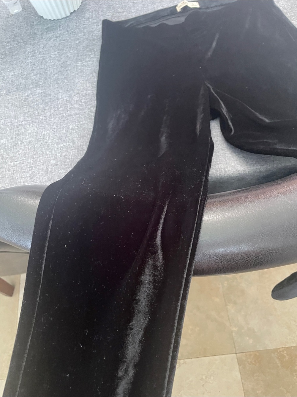 Hollister Black Velvet High-Rise Leggings - Picture 2 of 5